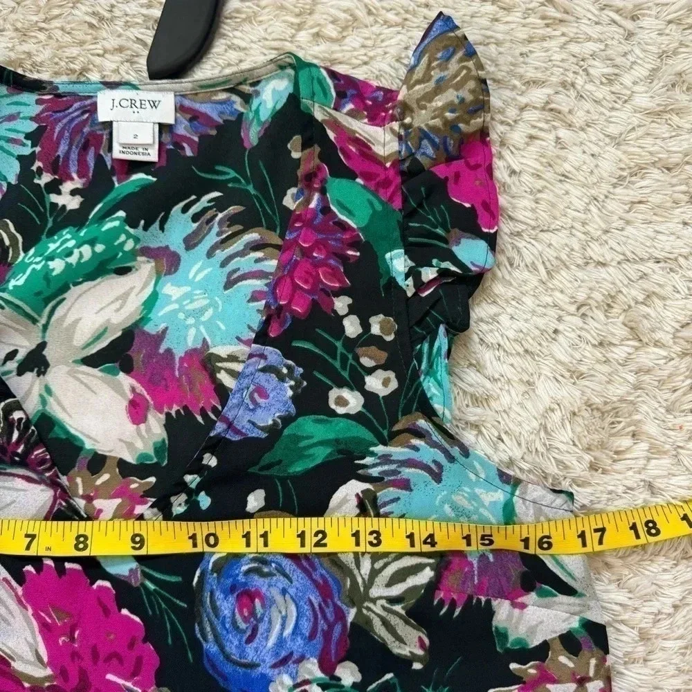 J.crew Womens Printed sleeveless Ruffle tops size 2